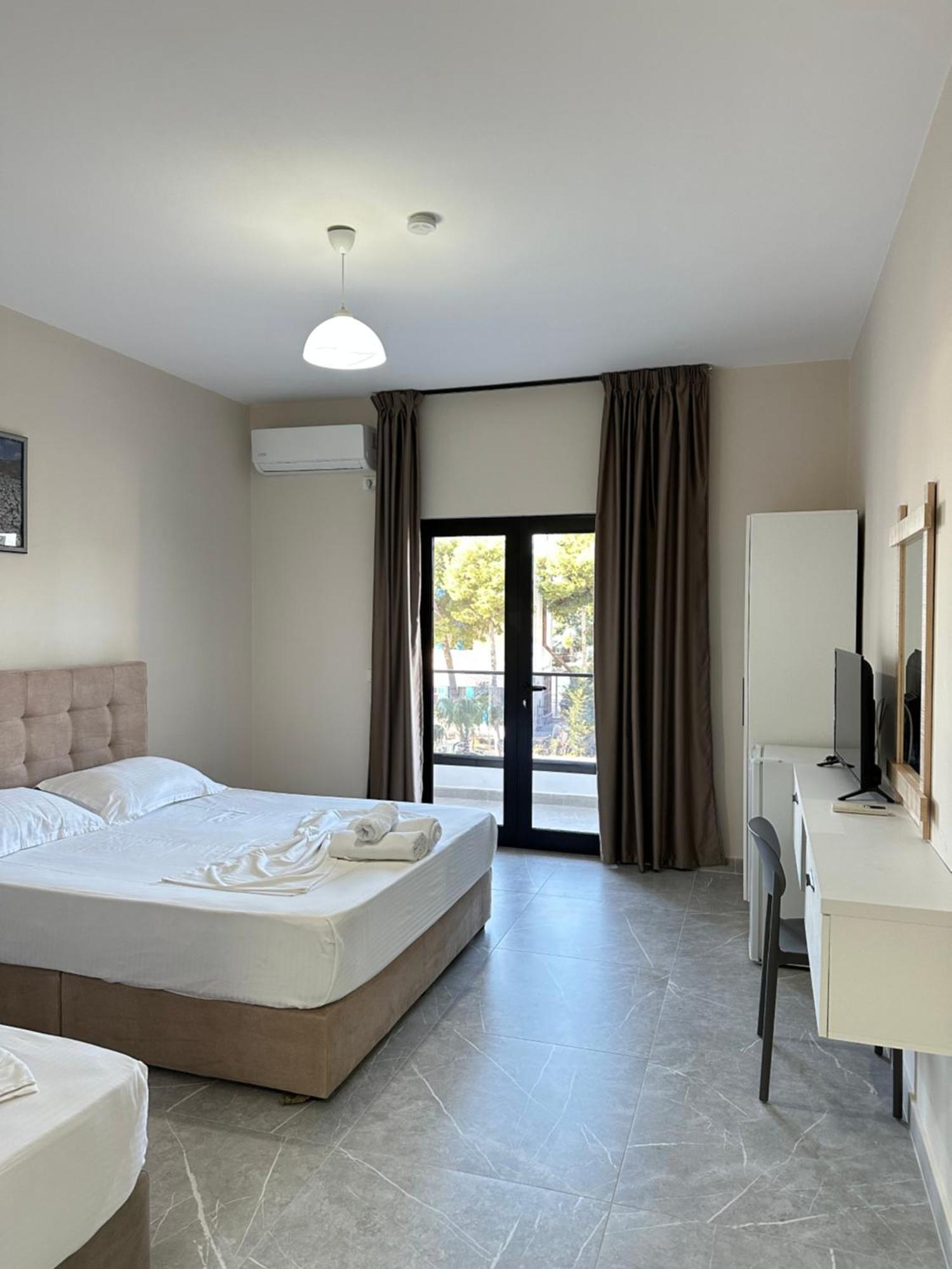 Molla Hotel Restorant Shengjin Exterior photo